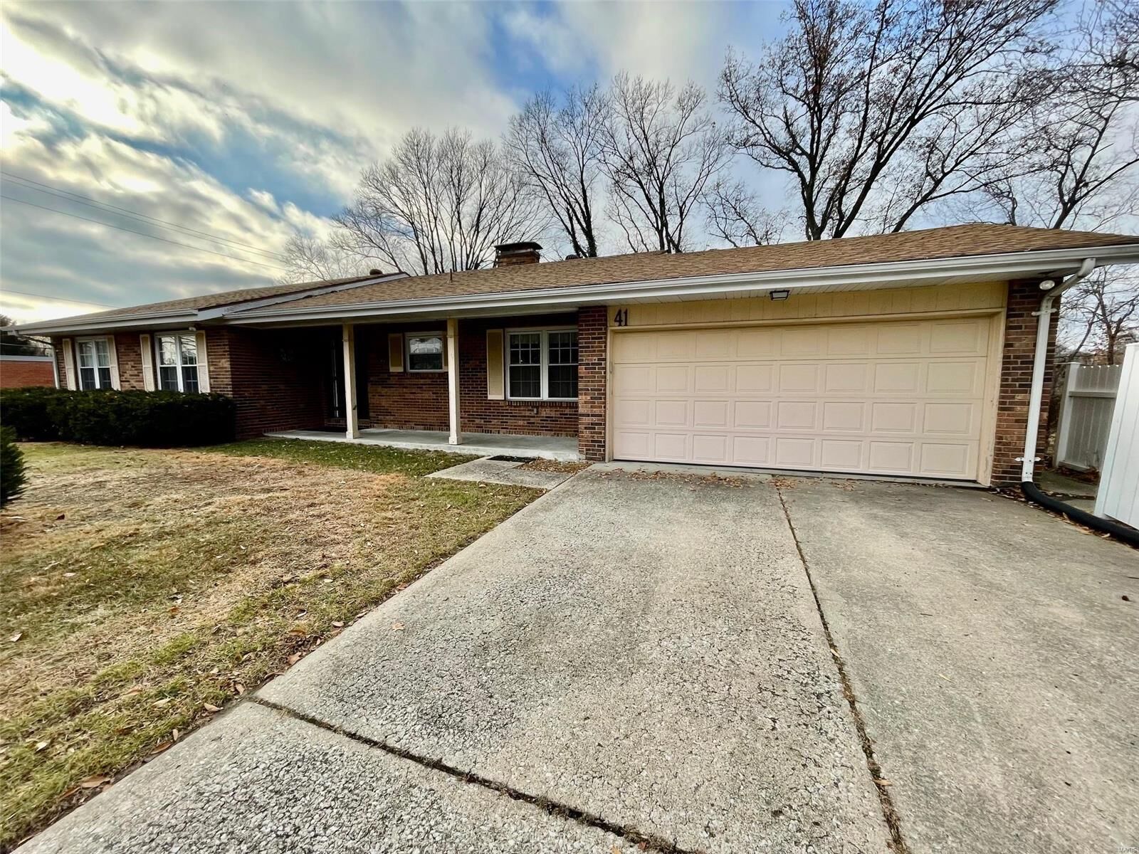 Property Photo: 41 Cheshire Drive IL 62223