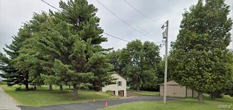 Property Photo: 700 Section Line Road IL 62221
