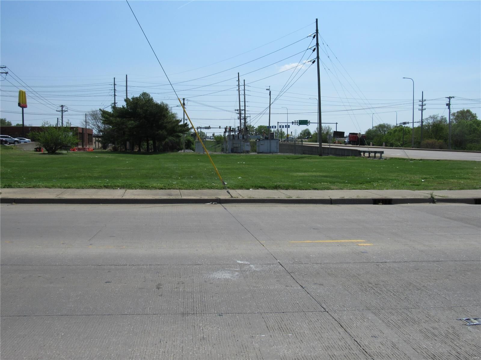 Property Photo:  700 E Broadway Avenue  IL 62002 