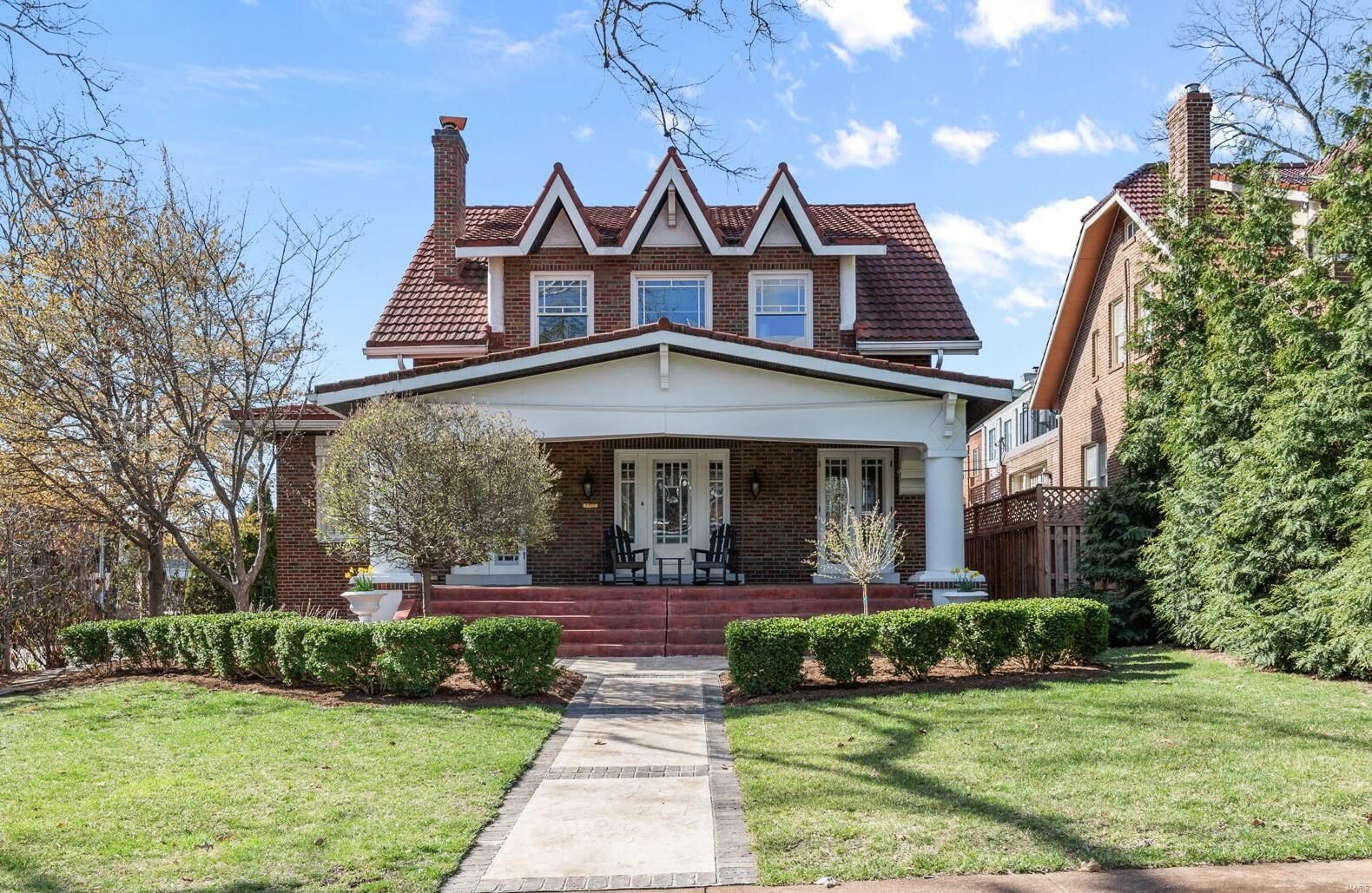 Property Photo: 7700 Country Club Court MO 63105