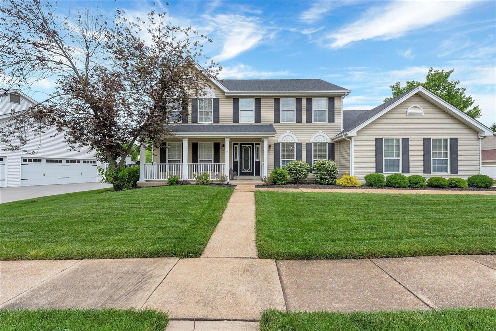 Property Photo: 595 Nantucket Pointe Drive MO 63040