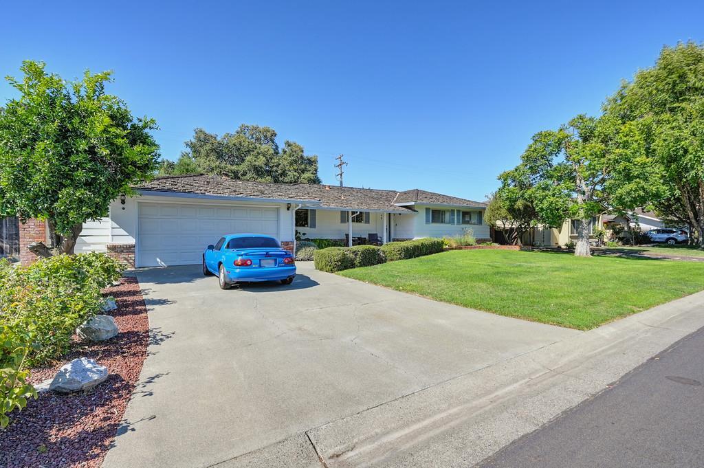 Property Photo: 44298 N El Macero Dr CA 95618