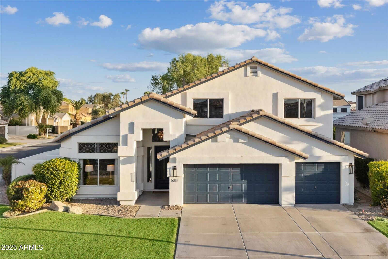 Property Photo: 631 W Hackberry Drive AZ 85248