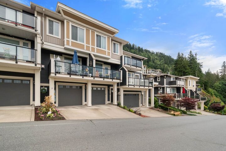 Property Photo:  6026 Lindeman Street 7  BC V2R 0W1 