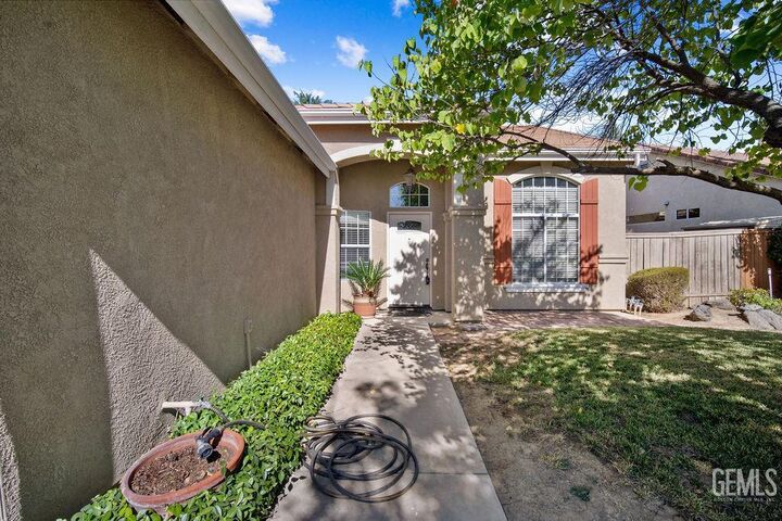 Property Photo:  10588 E Fieldstone Avenue  CA 93619 
