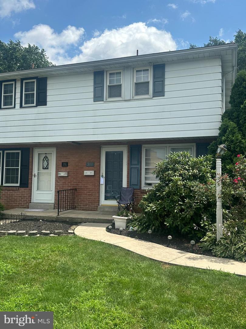 Property Photo: 314 E Cherry Street PA 17022