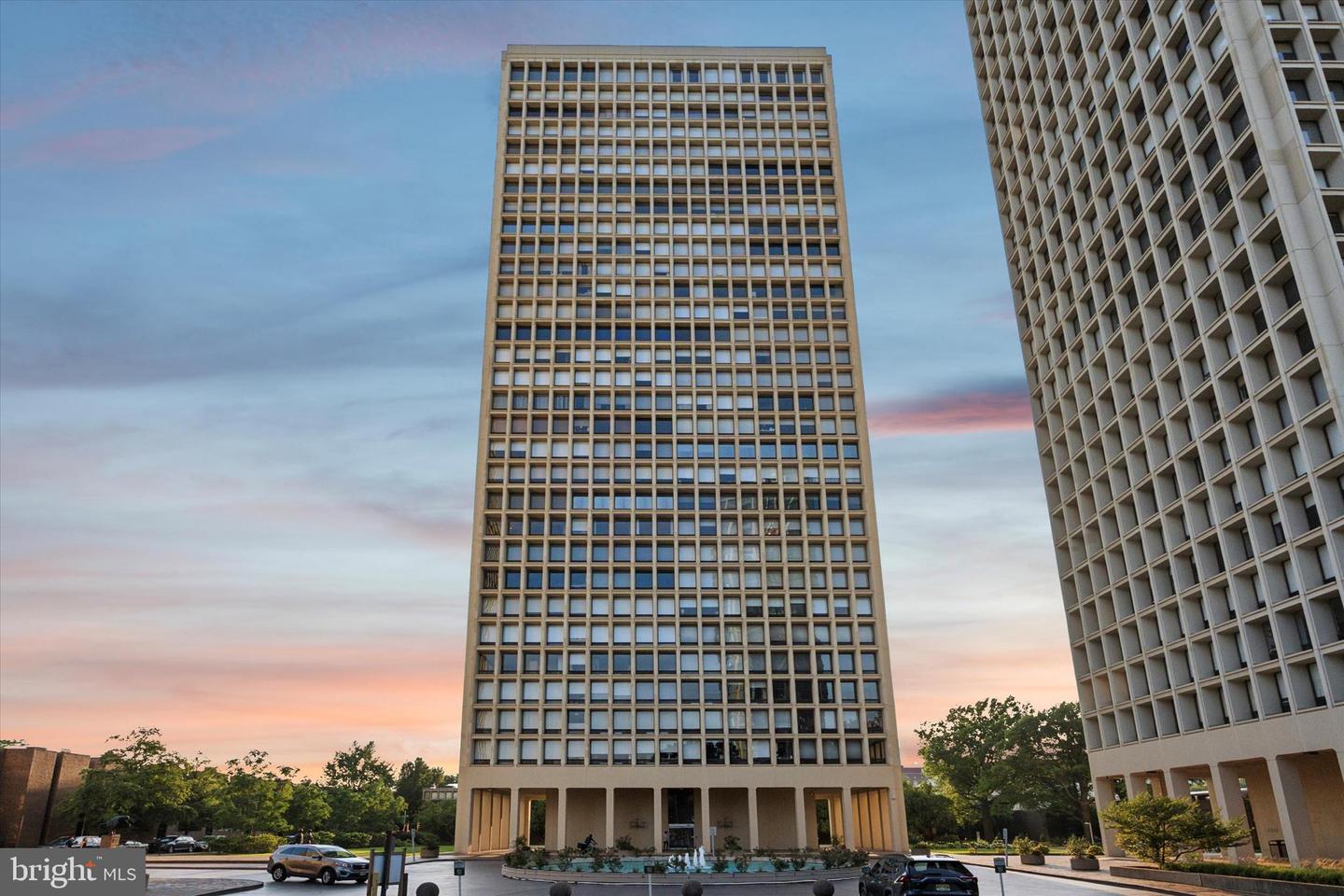 Property Photo: 210 Locust Street 29gw PA 19106