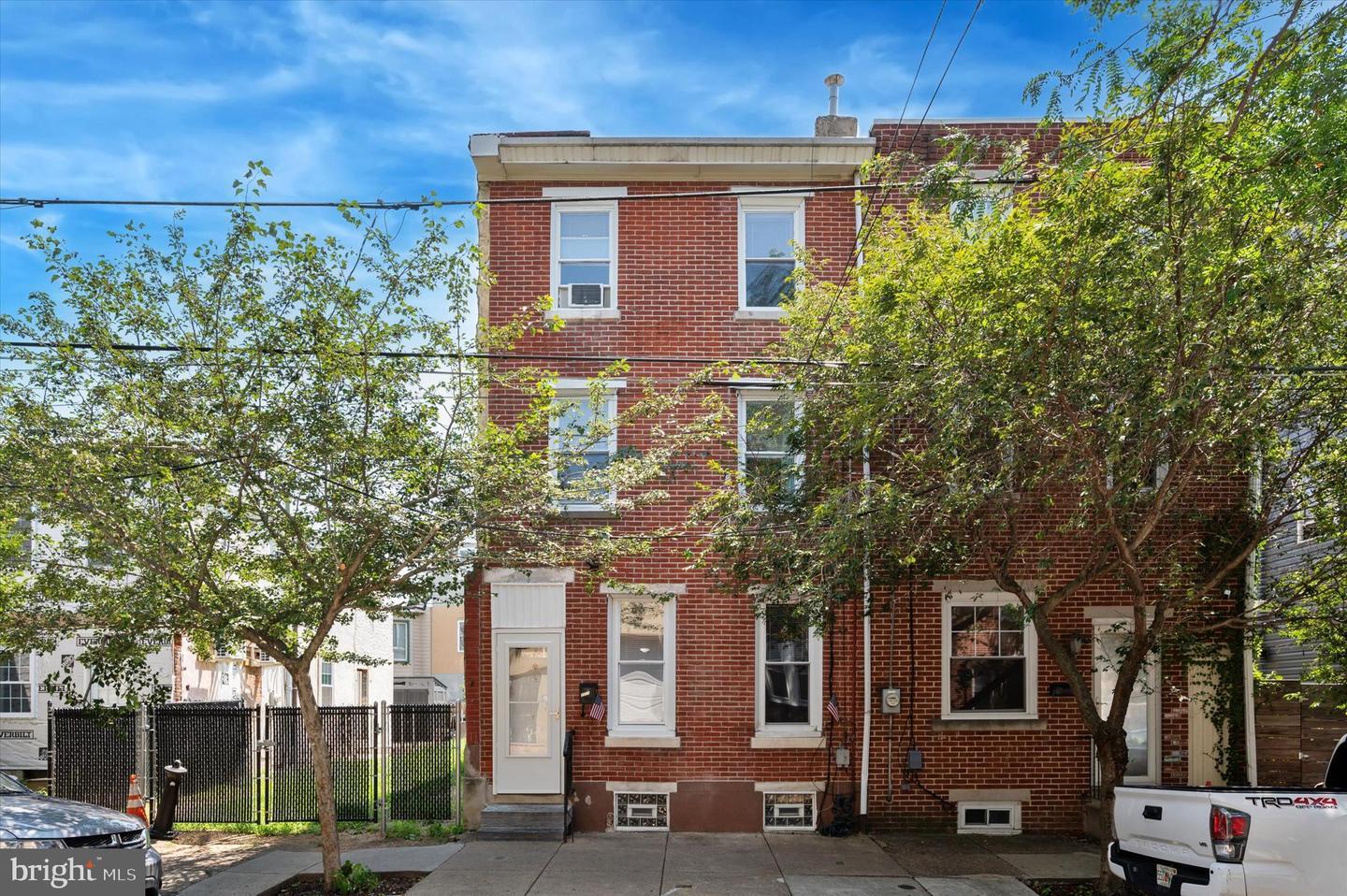 2005 Sepviva Street  Philadelphia PA 19125 photo