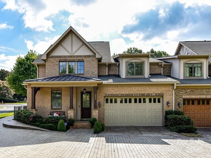 Property Photo: 5905 Tred Avon Court NC 28226