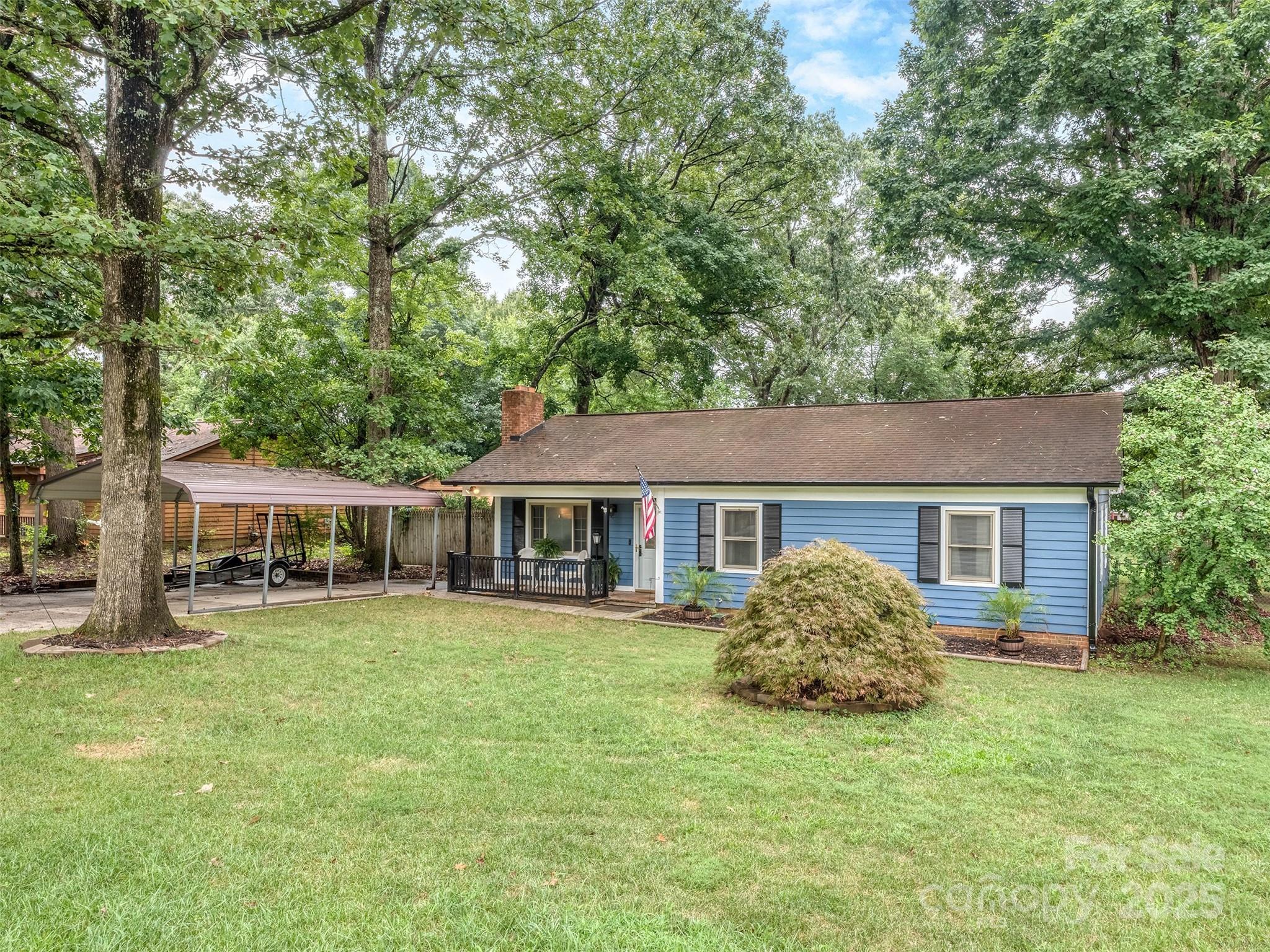 Property Photo: 2328 Woodfield Circle NC 28056