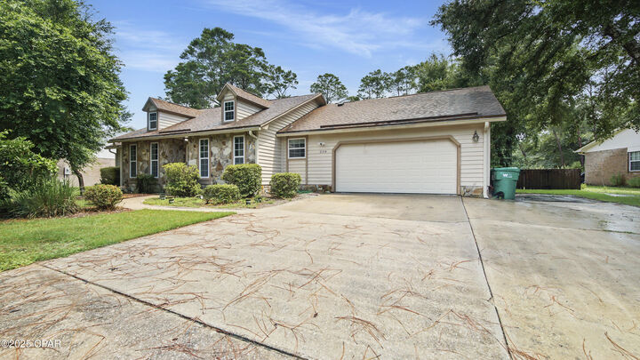 Property Photo:  258 Wava Avenue  FL 32578 