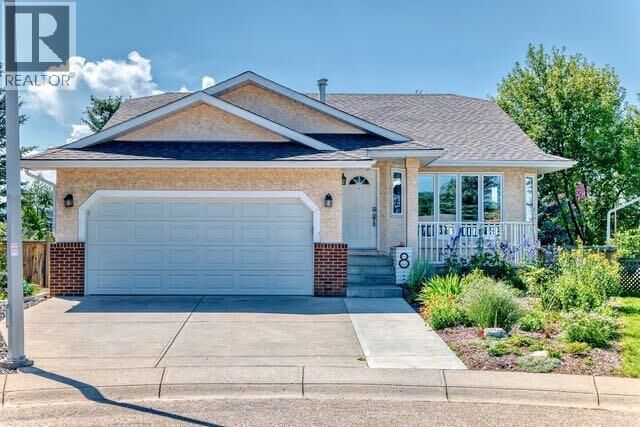 Photo de la propriété:  8 West Park Place  AB T4C 1J7 