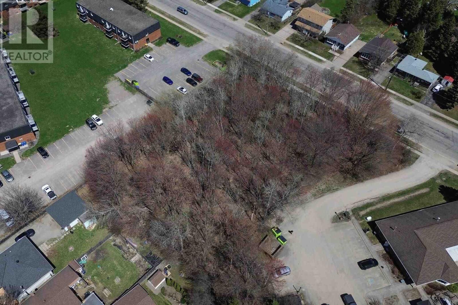 Property Photo:  511 Boundary Rd  ON P6A 5Z2 