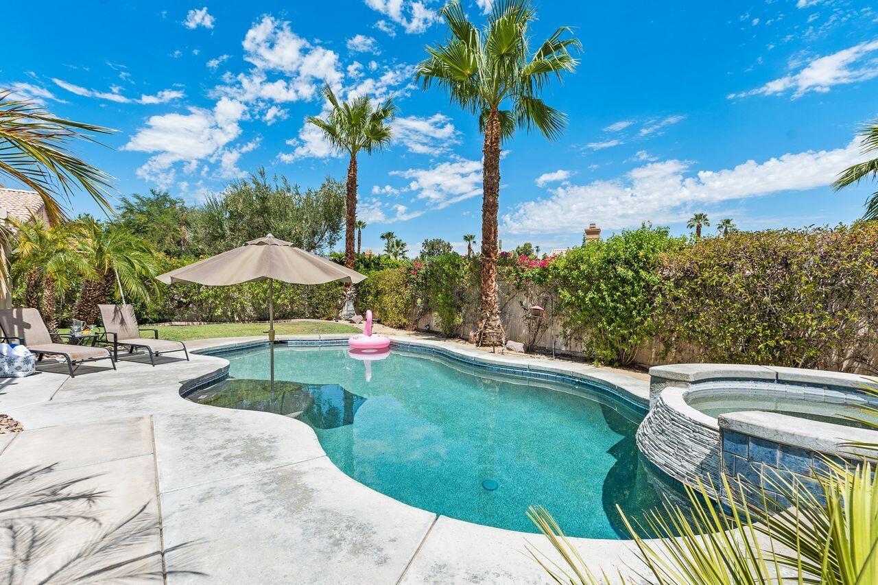 Property Photo: 170 Vía Tramonto CA 92260