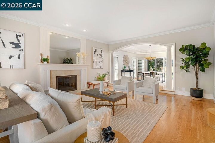 Property Photo:  260 Edinburgh Cir  CA 94526 