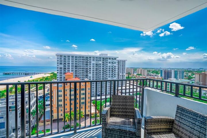 Property Photo: 525 N Ocean Blvd 1619 FL 33062