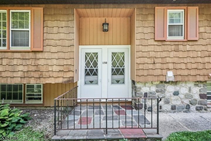 Property Photo:  150 Highland Lakes Rd  NJ 07422 