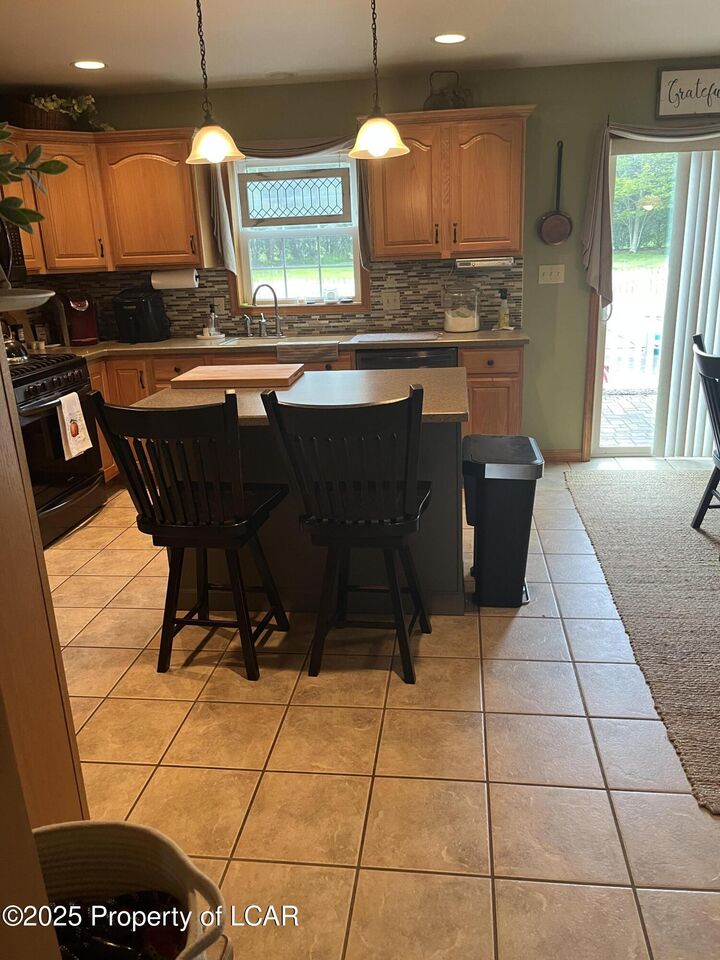 Property Photo:  45 Fieldstone Way  PA 18707 