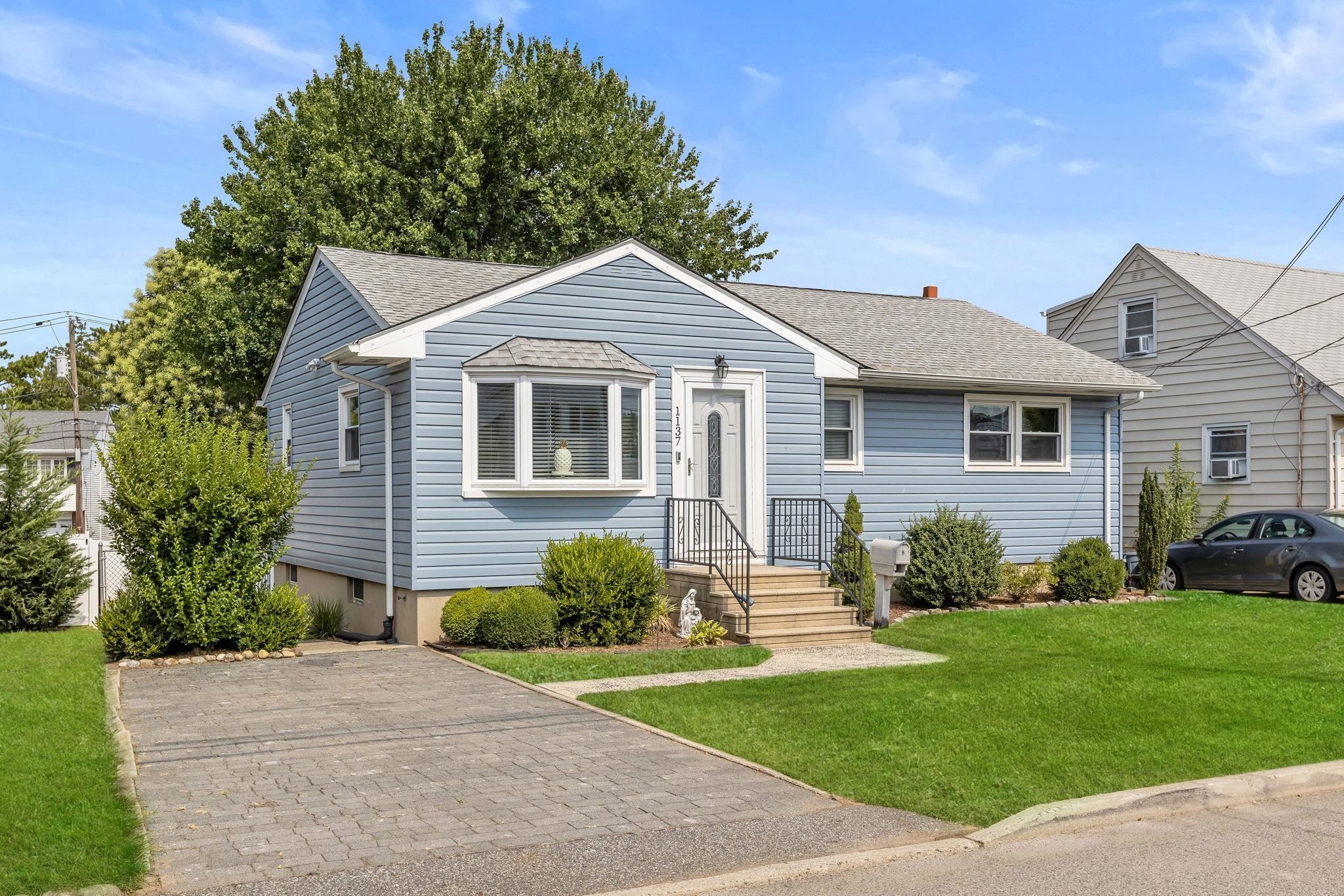 Property Photo: 1137 Stonewall Lane NJ 07094