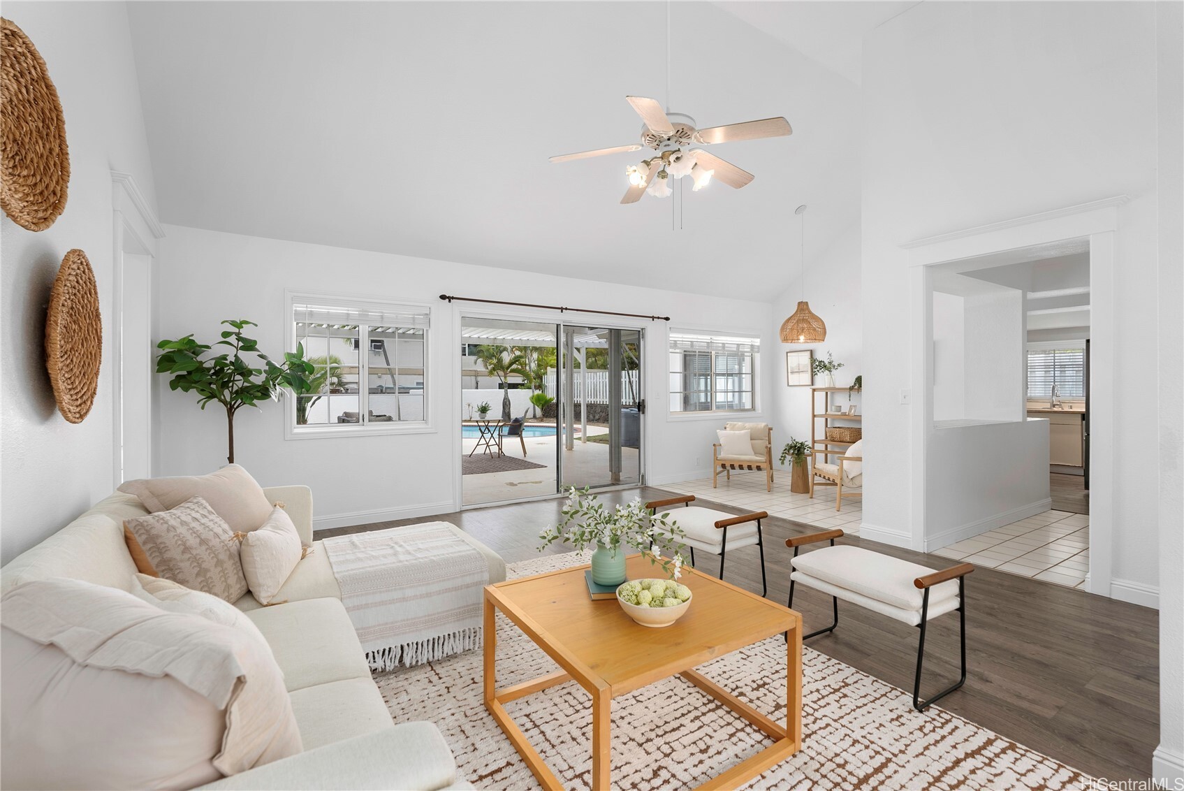 7285 Kanoenoe Street  Honolulu HI 96825 photo