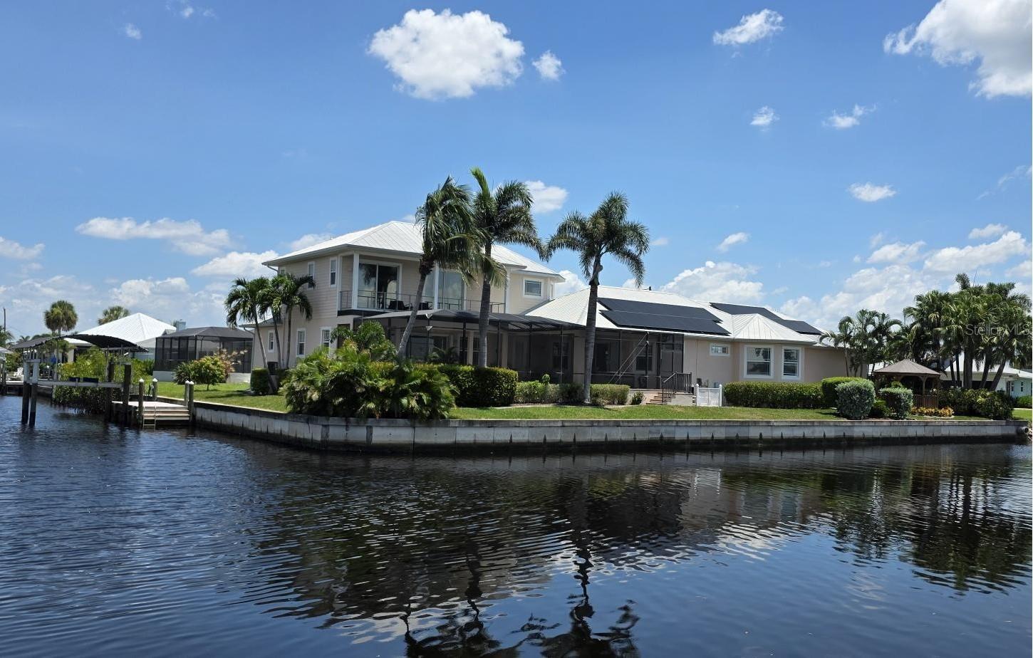 Property Photo: 534 Canal Way FL 33950