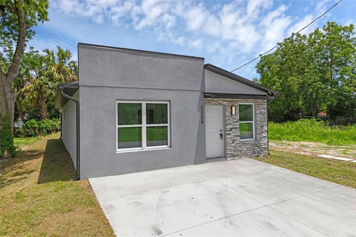 Property Photo: 2229 Randall Street FL 32771