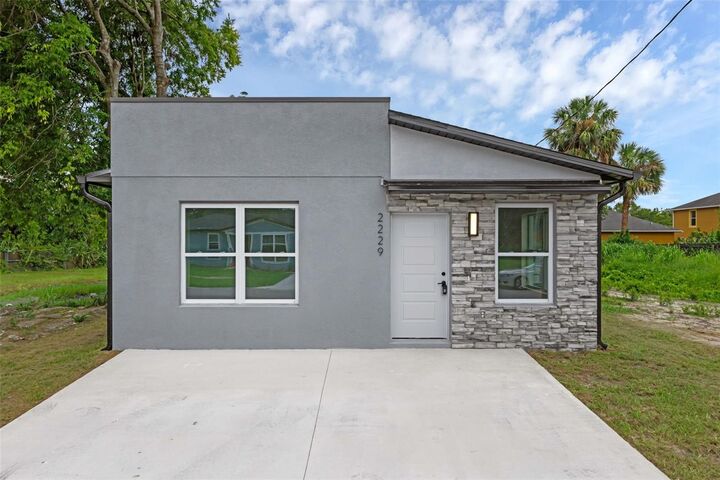 Property Photo: 2229 Randall Street FL 32771