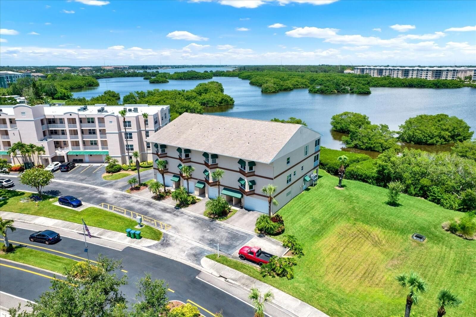 Property Photo: 6565 99th Way N 21D FL 33708