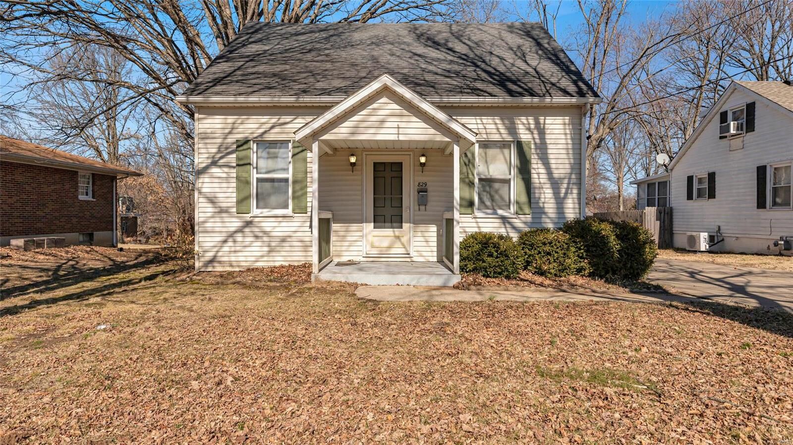 Property Photo:  829 W Bottom Avenue  IL 62236 