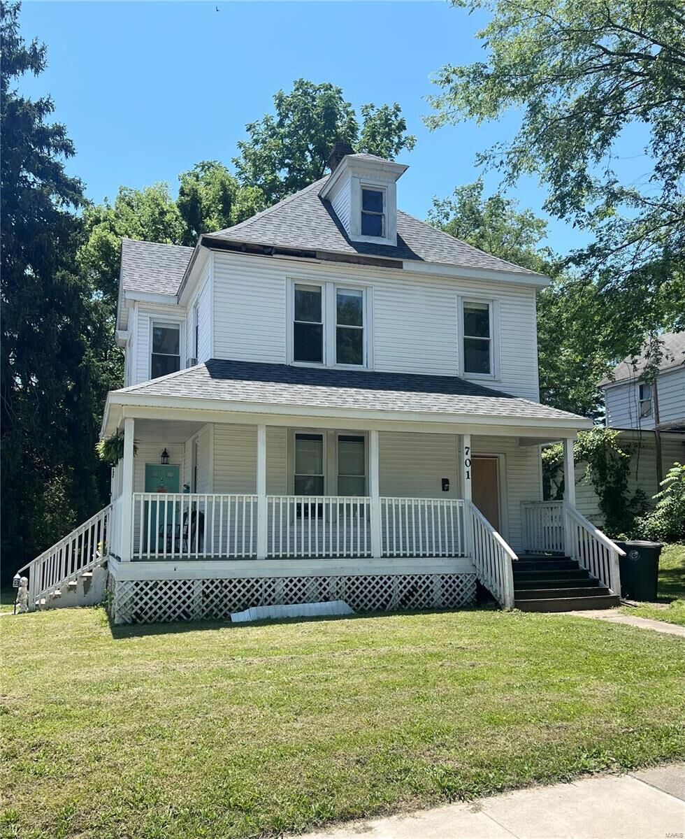 Property Photo: 701 North St MO 63701