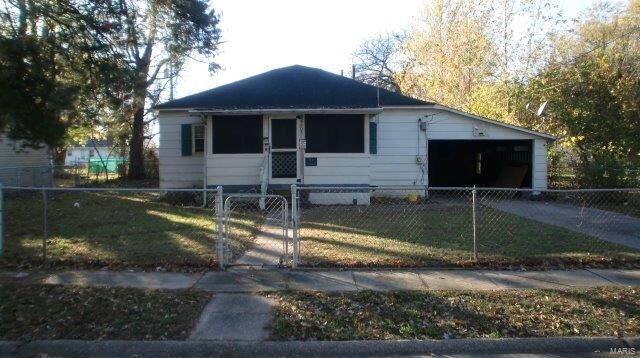 Property Photo:  1205 Oak Street  MO 63834 
