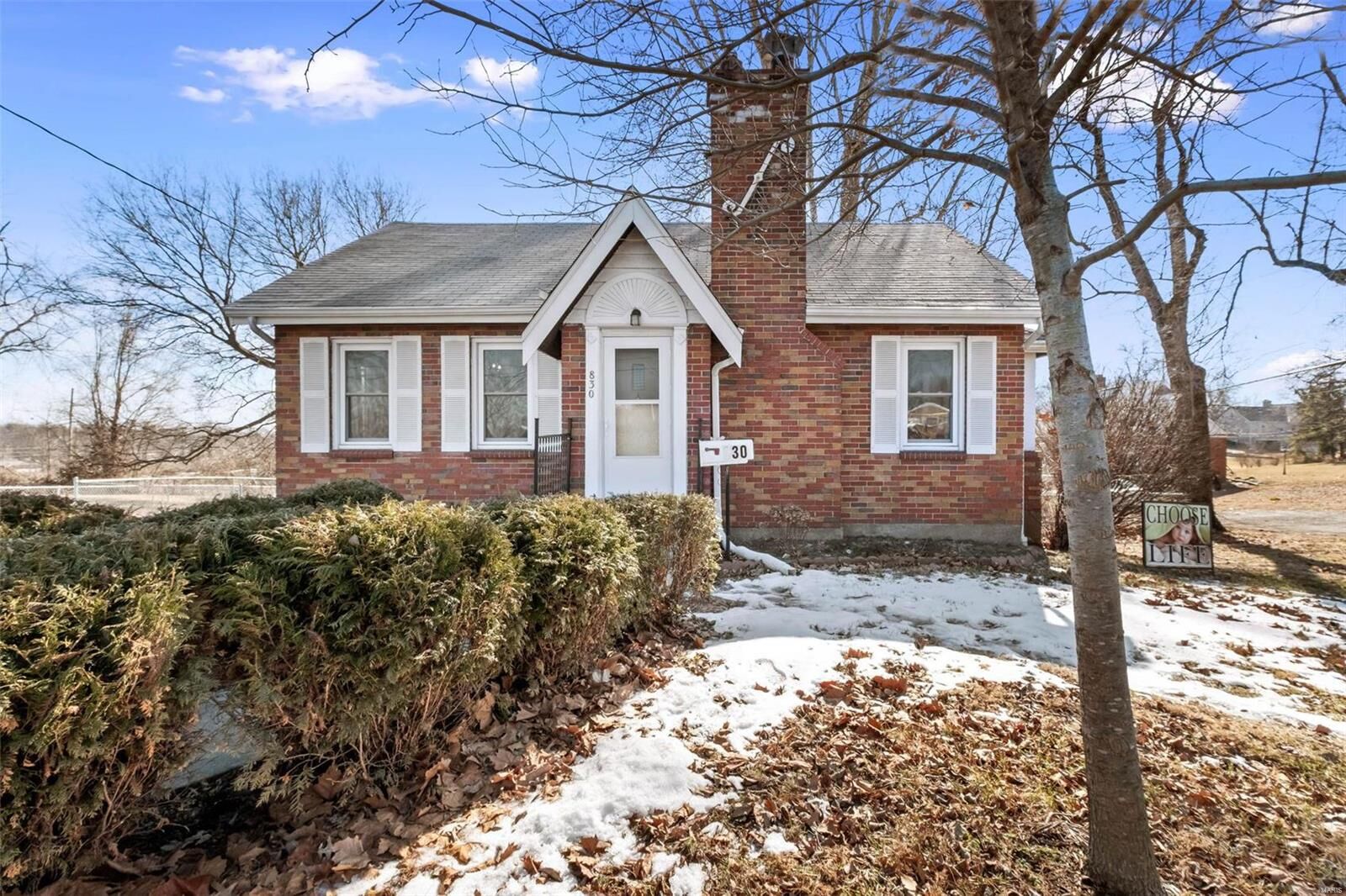 Property Photo: 830 Chambers Road MO 63137