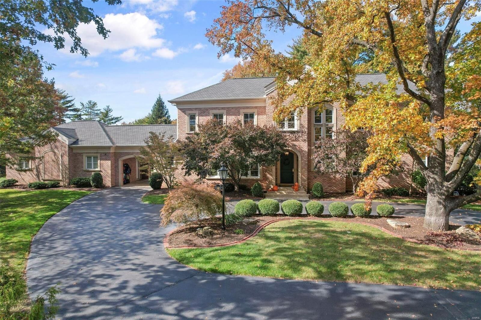 Property Photo: 12 Fordyce Manor Drive MO 63131