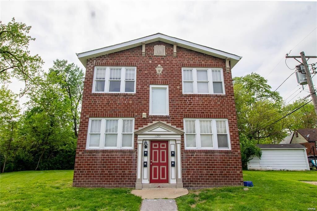 Property Photo: 1195 Belrue Avenue 1S MO 63130