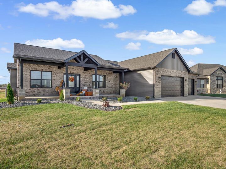 Property Photo:  343 Jenny Court  IL 62298 