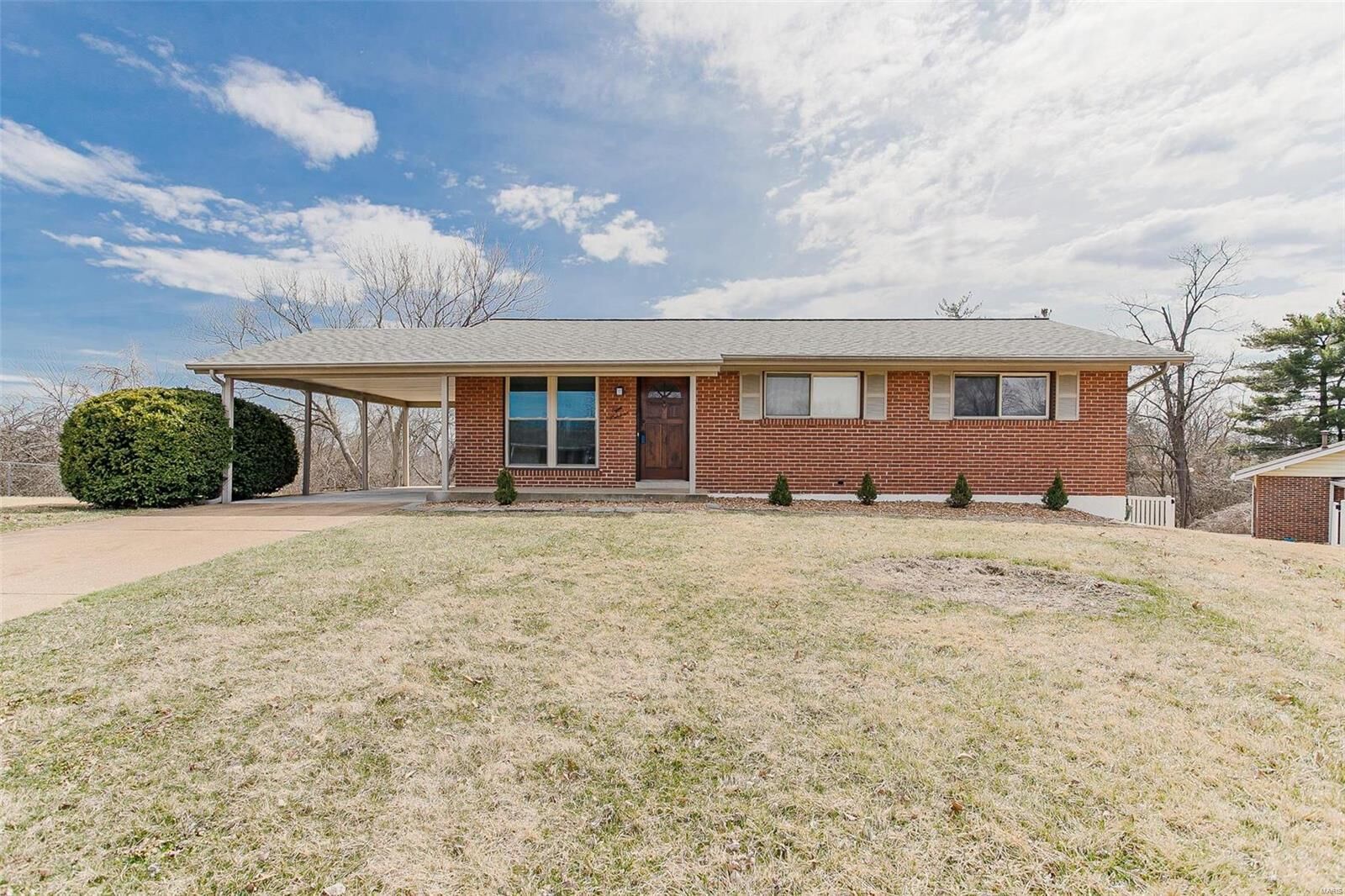 Property Photo:  800 Rinzetta Drive  MO 63129 