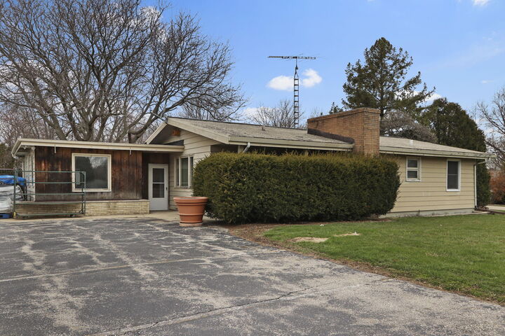 9140 Cooper Rd  Pleasant Prairie WI 53158 photo