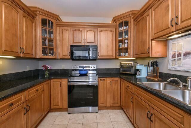 2912 N University Dr 305  Waukesha WI 53188 photo
