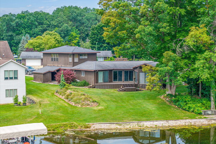 Property Photo: 8274 Peninsula Drive MI 49346