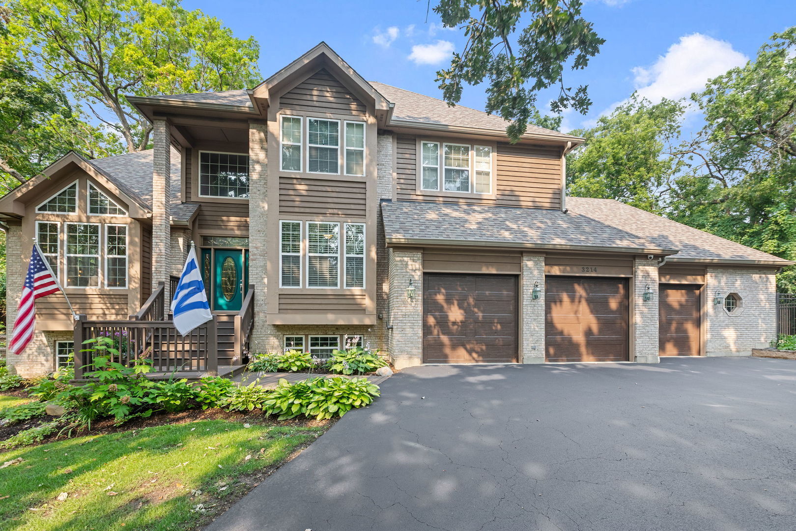 Property Photo:  3214 Chelmsford Drive  IL 60081 