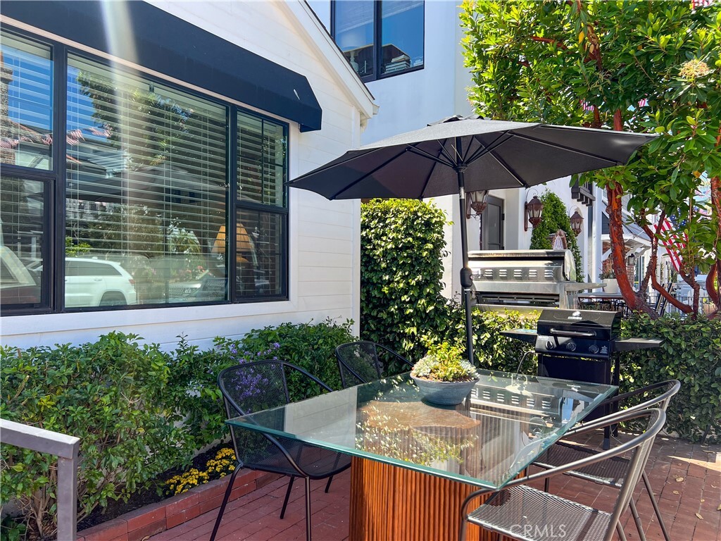 Property Photo: 315 Diamond Avenue CA 92662