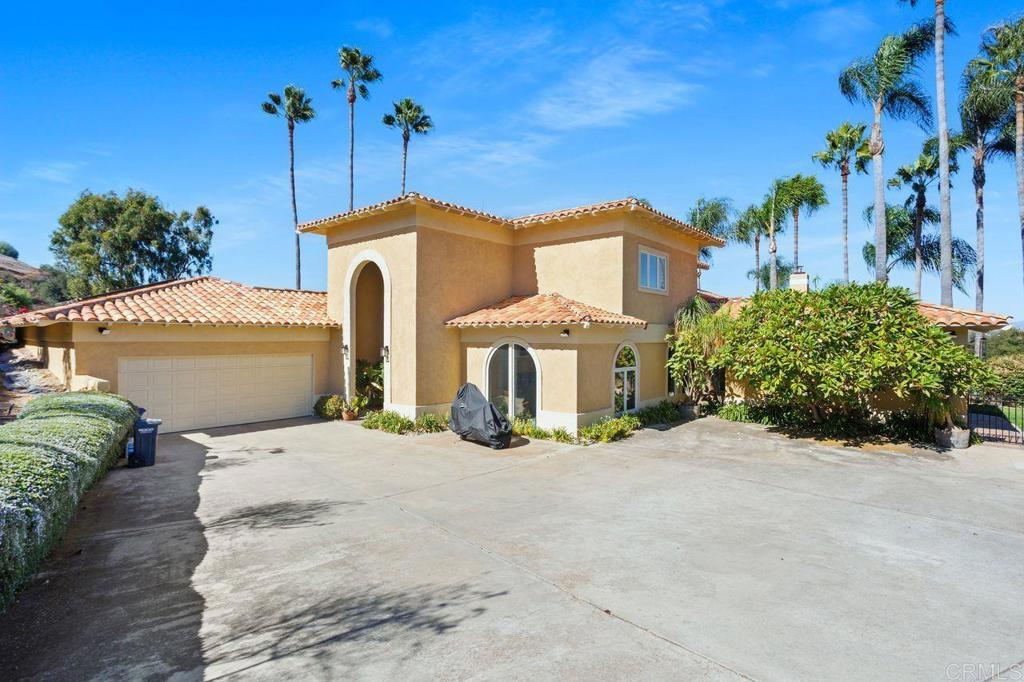 Property Photo: 30477 Via Maria Elena CA 92003