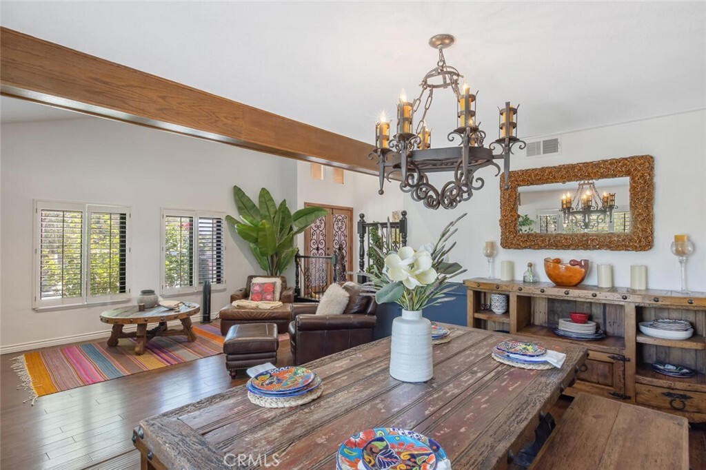 Property Photo: 4901 Calle Montecillo CA 91301