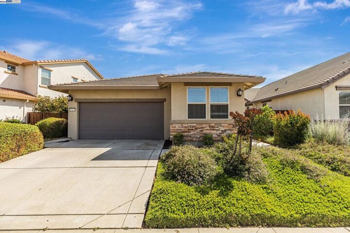 Property Photo:  9315 Wild Lilac Cir  CA 95829 