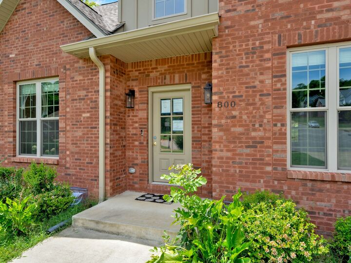 Property Photo:  800 Brooke Valley Trce  TN 37043 