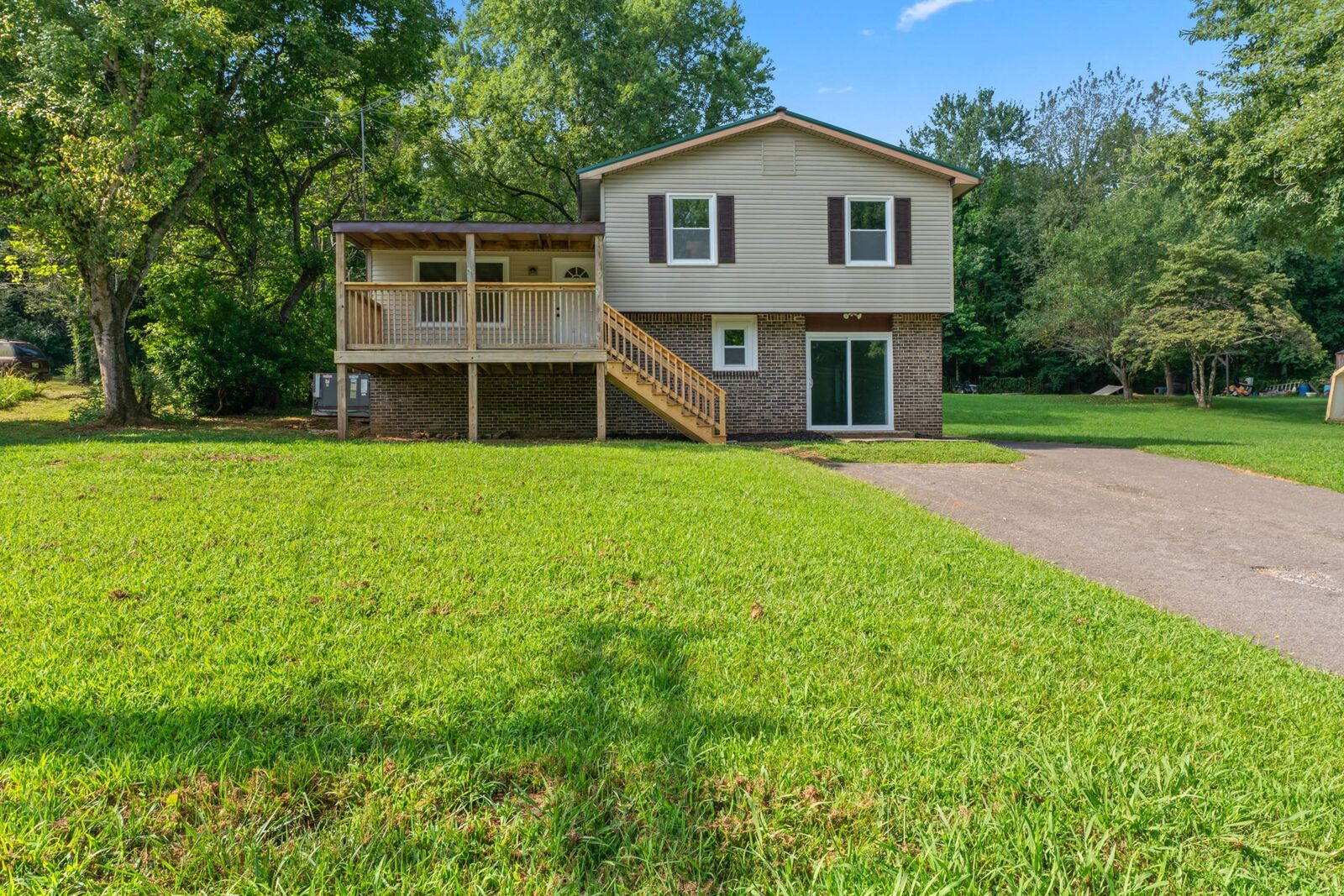Property Photo:  132 Hoover Dr  TN 37110 