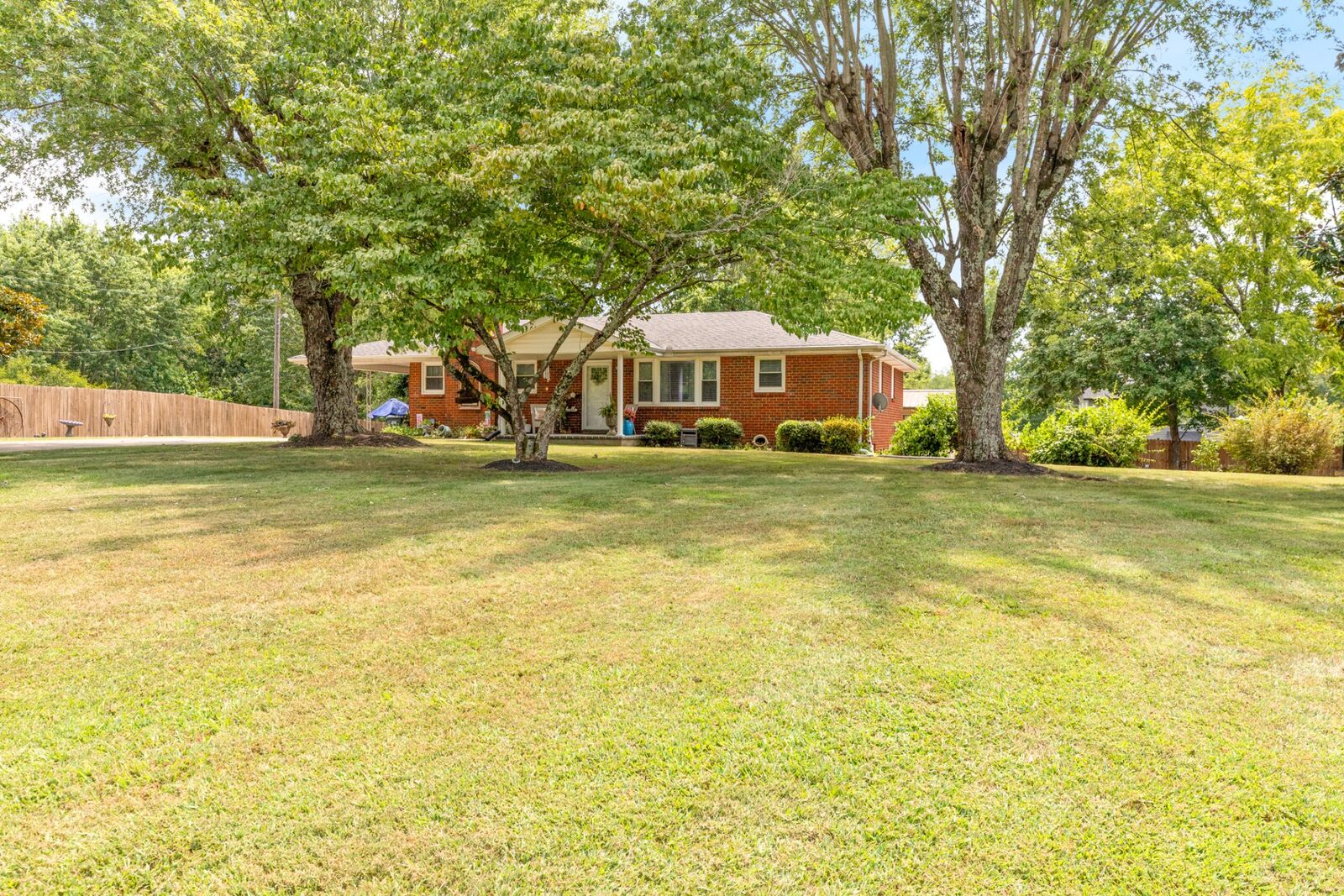 Property Photo: 2015 Highway 70 W TN 37055