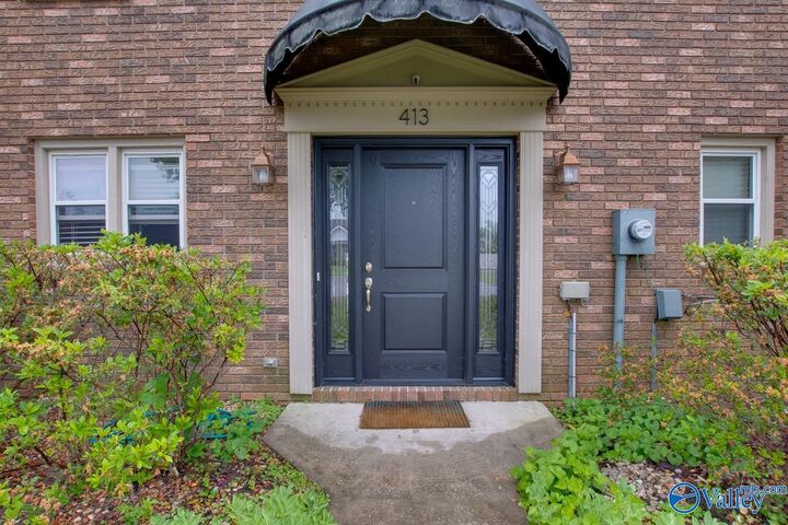 Property Photo:  413 Springview Street  AL 35601 