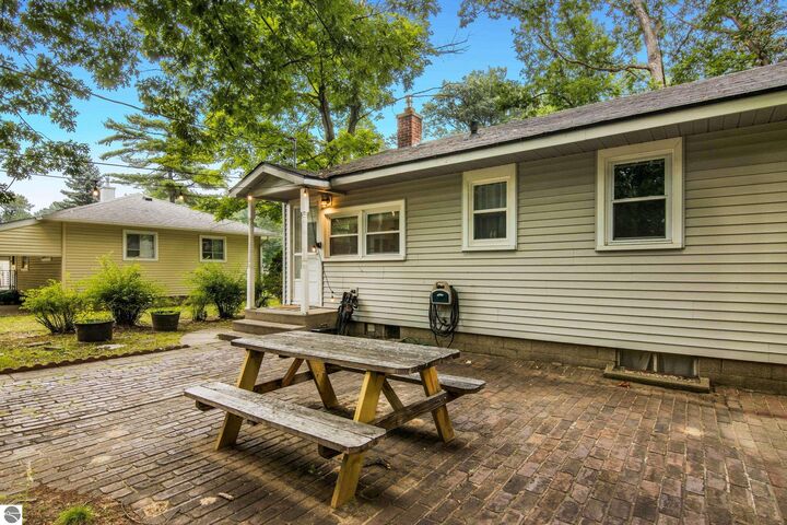 Property Photo:  1609 E Eighth Street  MI 49686 