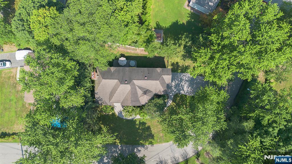 Property Photo: 5 Kenyon Court NJ 07648